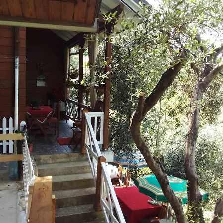 Szálloda Bungalow Di Fronte Al Mare Vlora