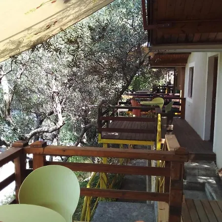 Bungalow Di Fronte Al Mare Szálloda Vlora